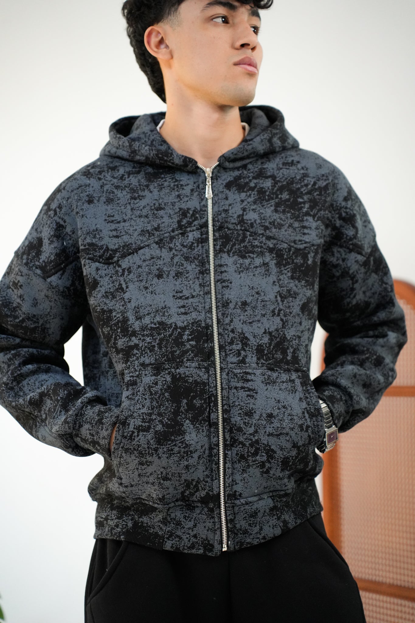 WANAS BLACK ZIP-HOODIE