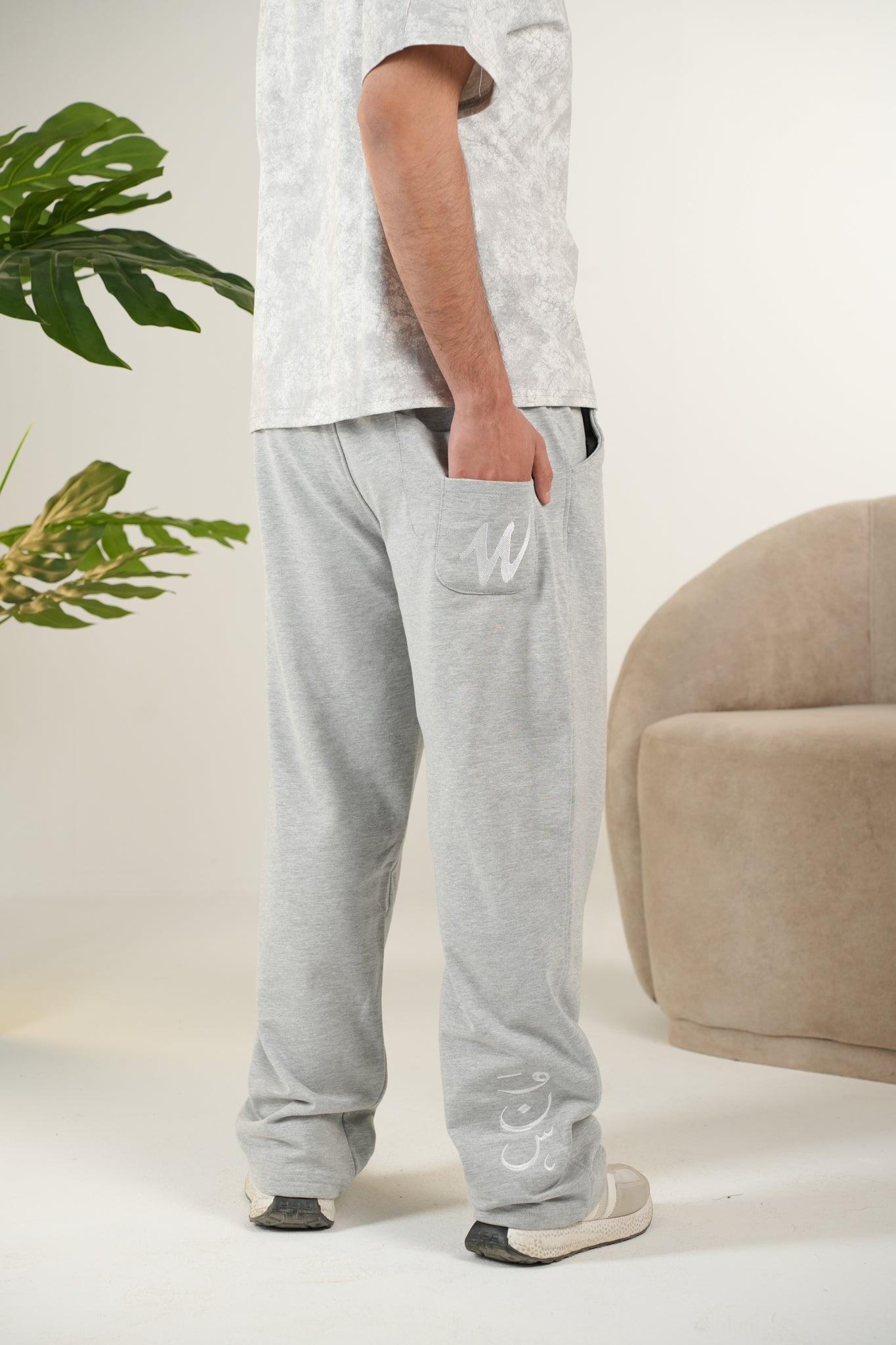 LIGHTWEIGHT GREY SWEATPANT