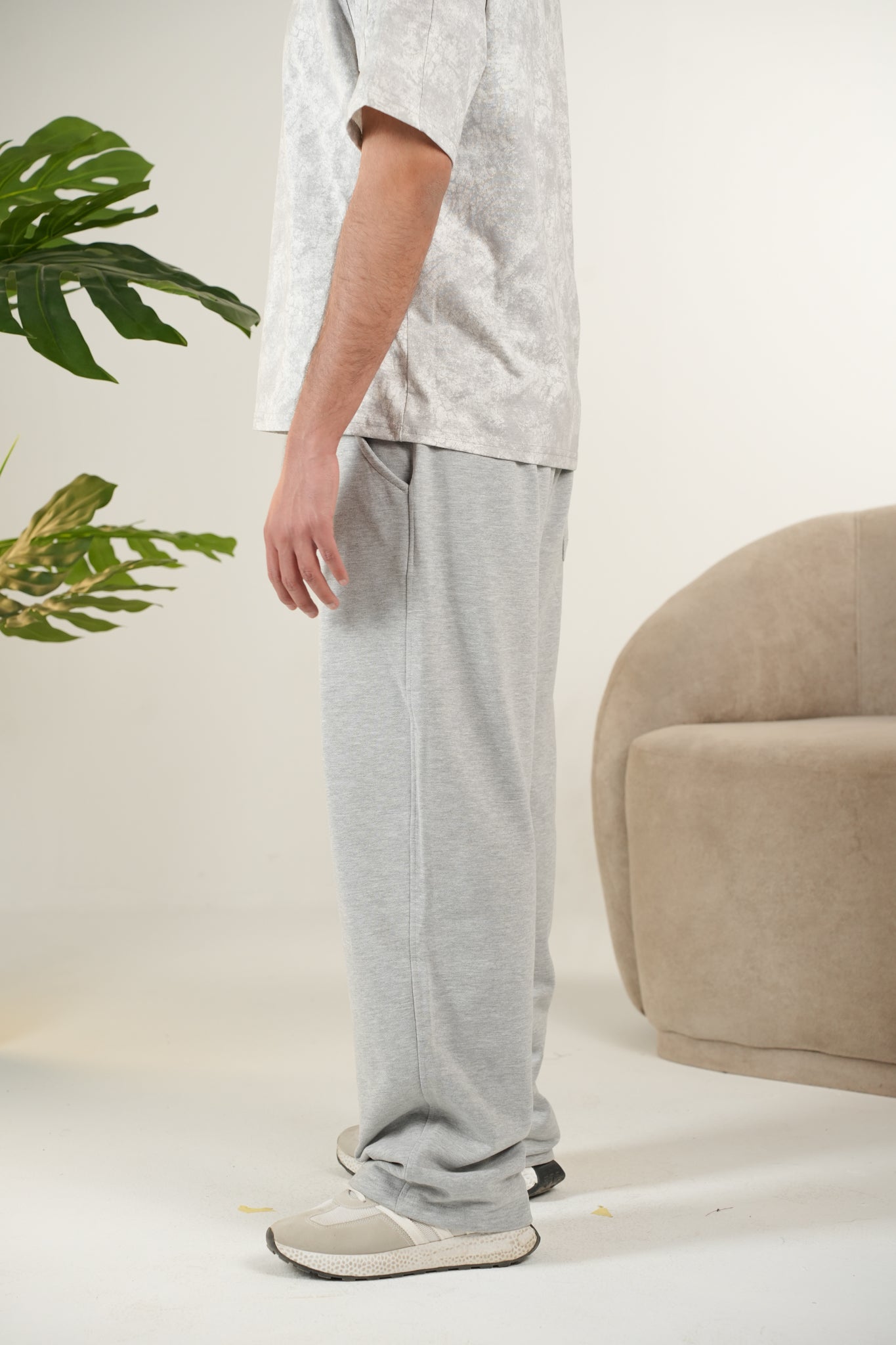 LIGHTWEIGHT GREY SWEATPANT