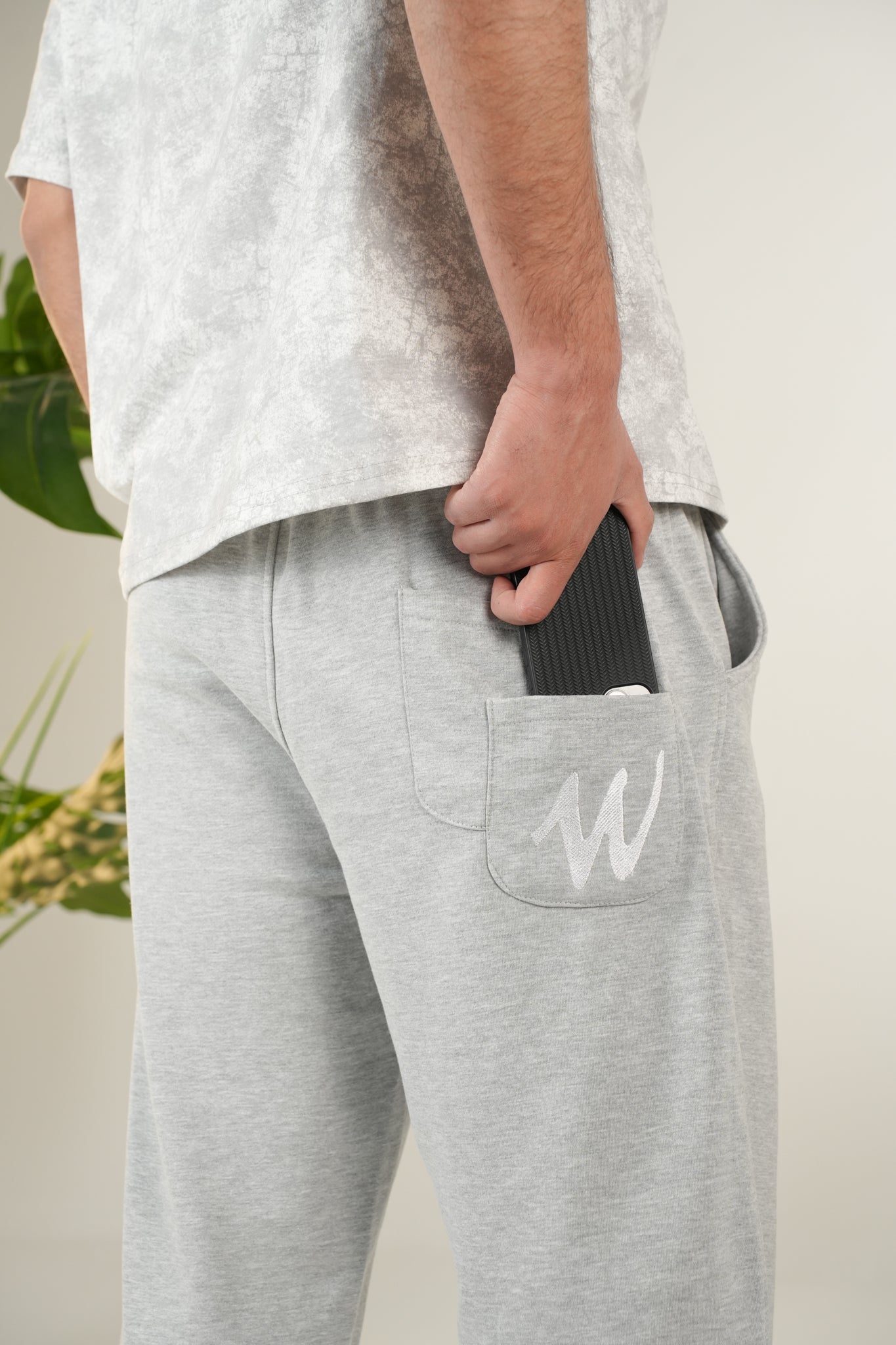 LIGHTWEIGHT GREY SWEATPANT