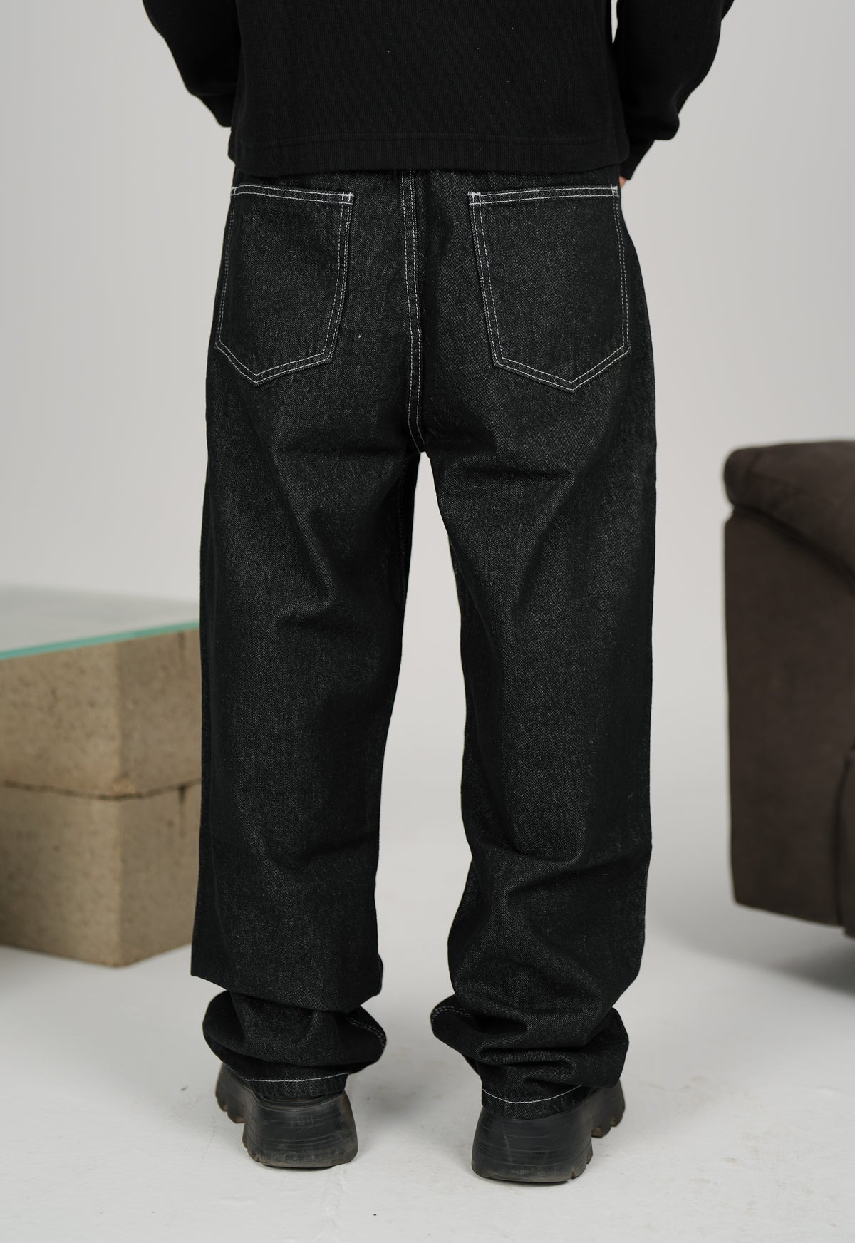 WNS RAW BLACK DENIM