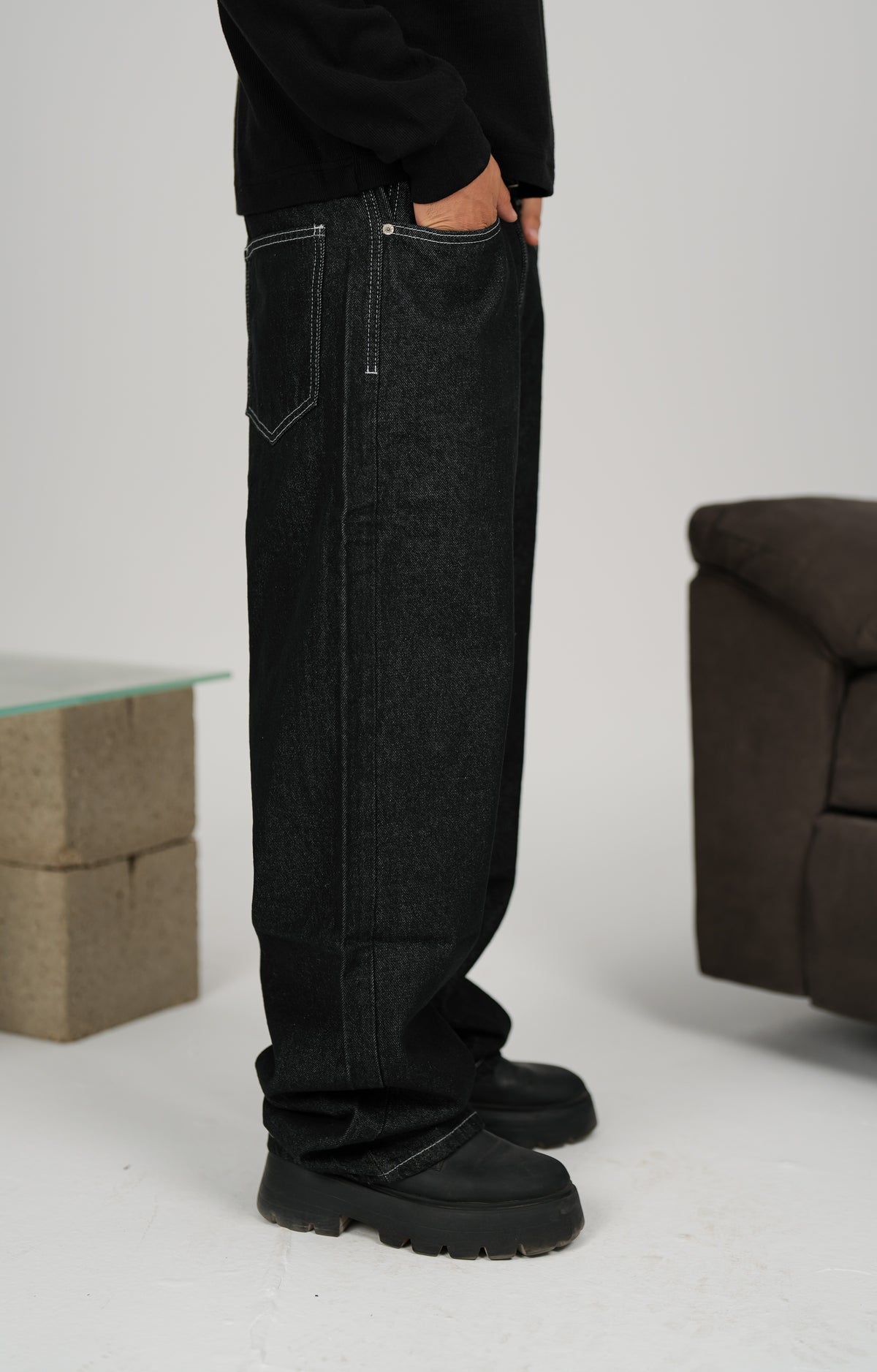 WNS RAW BLACK DENIM