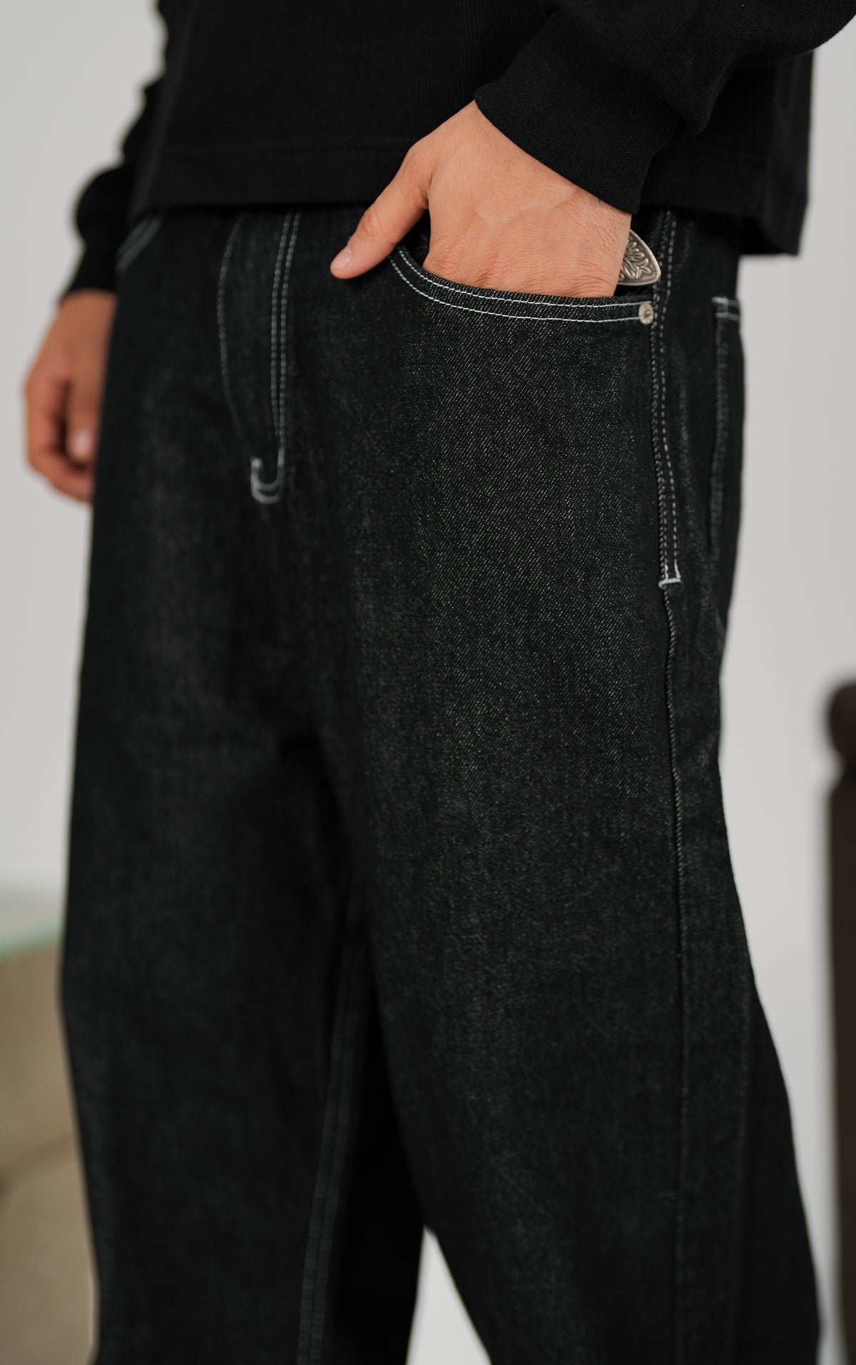 WNS RAW BLACK DENIM
