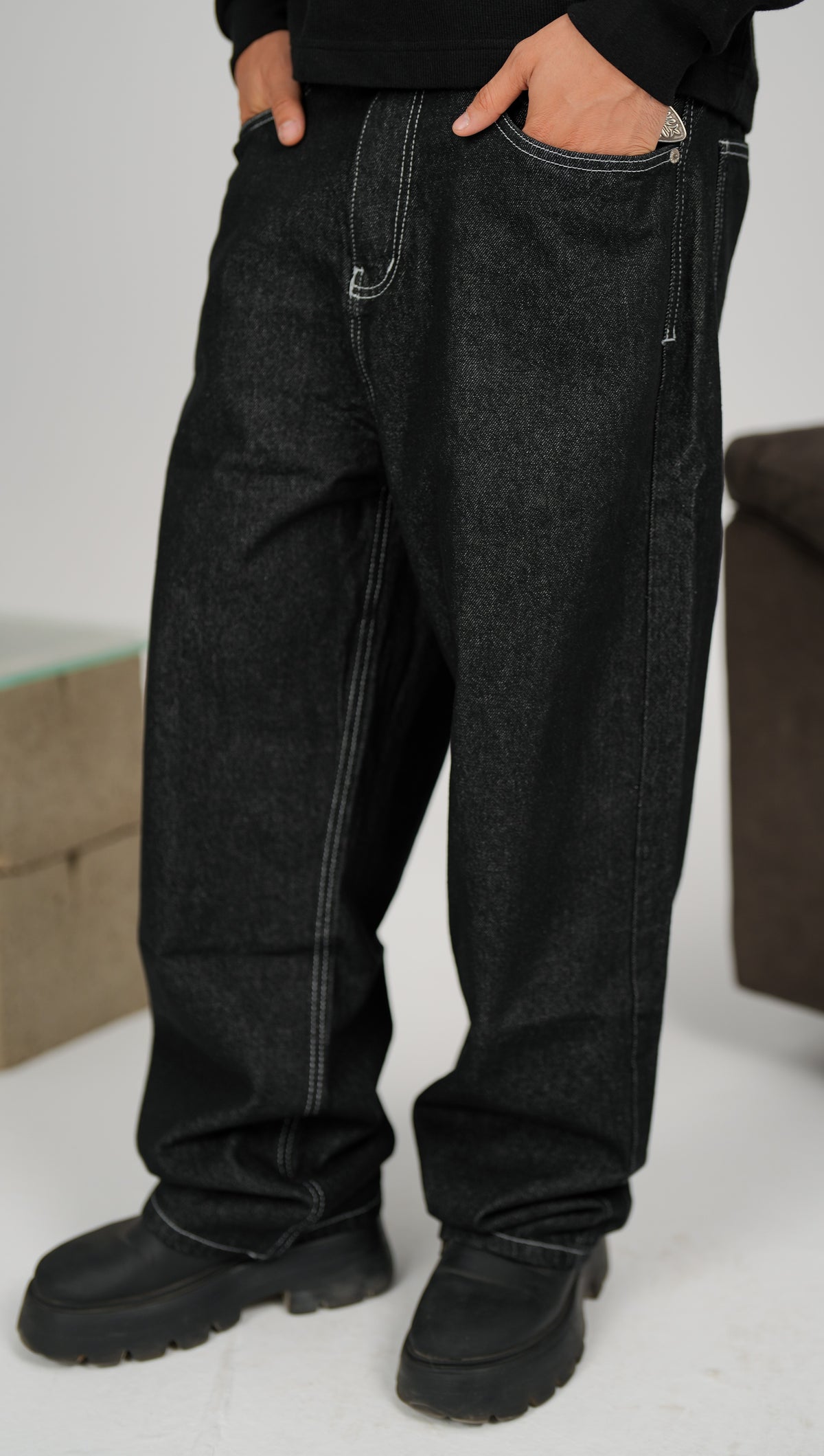 WNS RAW BLACK DENIM